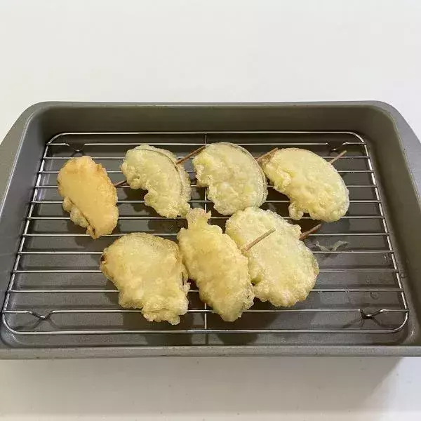 つまようじを刺してから『タマネギ』を切ると？　画期的な裏技に「この発想はなかった」