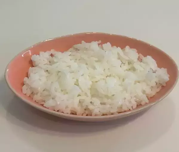 冷凍コロッケを『ごはん』の上で崩して…　できあがった品に「なんだコレ！」「食欲そそる」