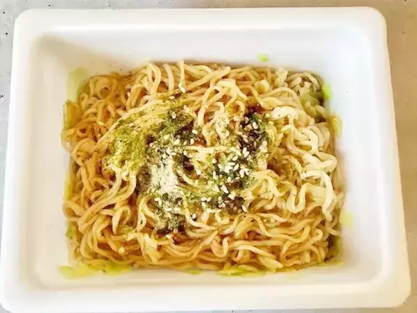 いつもの食感と全然違う！　ペヤングを鍋でゆでて作る「まるで生麺」な焼きそばアレンジ