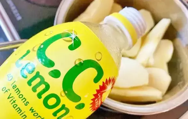 味が落ちたリンゴ、まだ捨てないで！　鍋に1本入れるだけで…「本格的な味」