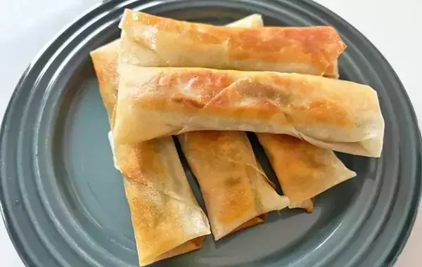 ツナやチーズと一緒に春巻きの皮で巻くと…？　ピーマン嫌いの息子も「食べられる」と絶賛レシピ