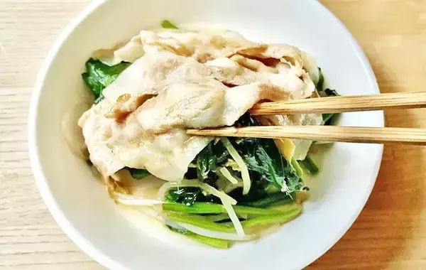 ほうれん草と豚バラ肉を重ねて…　できた簡単おかずに「息子がおかわり」【10分レシピ】