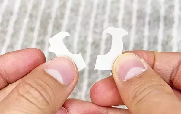 食パンの留め具、余った時には？　フルーツの皮むきに使う方法に「包丁いらず」「簡単にできた」