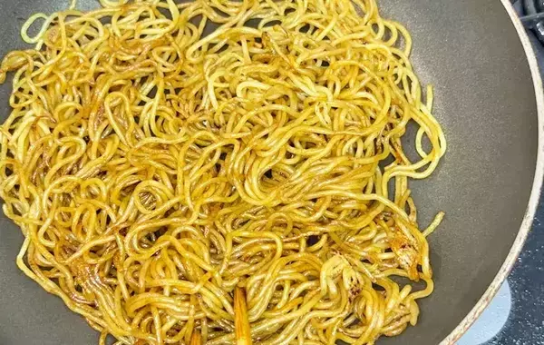 普通に作るより好きかも…　袋麺の思わぬ焼き方に「こんなに違う味になるのか！」