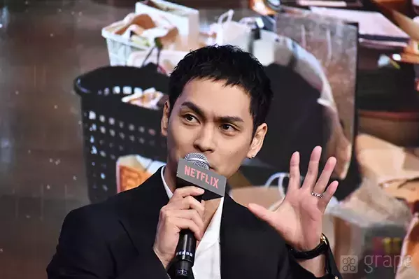 松村北斗、柳楽優弥と毎朝“四股”を踏む　初共演に「嫉妬が止まらない」【コメント全文】