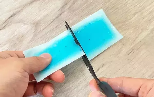 「熱さまシート」は切って使ってもいい？　小林製薬の情報に「そうなんだ」