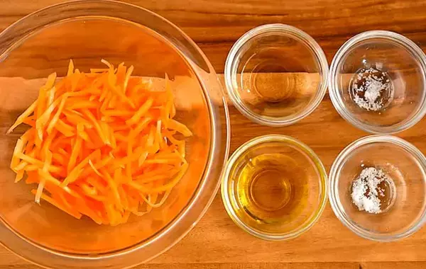 皮は剥きません！　生がおいしい「簡単ニンジンサラダ」【管理栄養士の春レシピ】