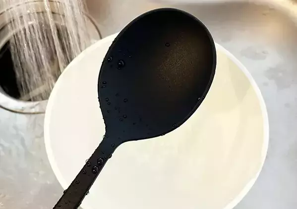 買い替える前に見て！　ベタつく『シリコングッズ』を45分で復活させたワザ