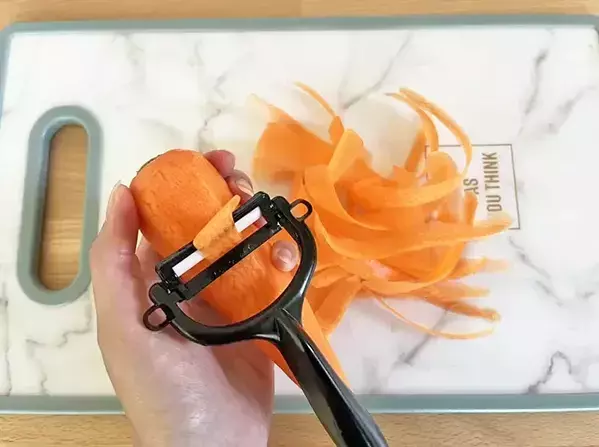 「生ニンジン、こんなに食べやすかった？」　切り方を変えるだけで『丸ごと1本』ペロリ！