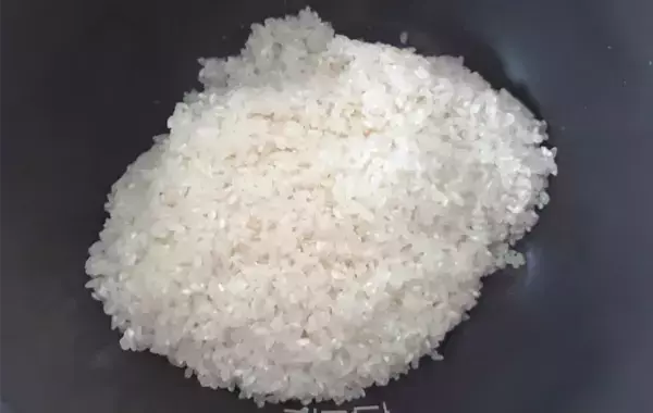 水の代わりに入れてみて！　炊き込みご飯がもっちり仕上がる裏技に「夫が3杯おかわりした」