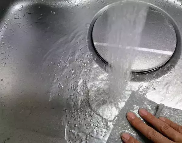 無印良品『汚れ用掃除シート』が超万能！　活用法に「家中役立つ！」「恐れ入った」