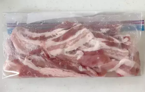 豚肉、そのまま焼かないで！　塩水に30分漬けるだけで、白米に合う絶品おかずに変身