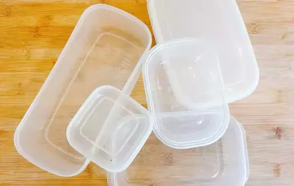 古いタッパー、食材はもう入れない！　家中が片づく「収納のコツ」