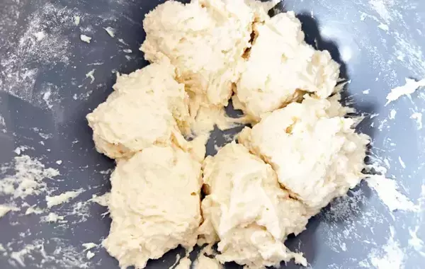 「材料これだけ？」「簡単すぎる」　豆腐とホットケーキミックスを混ぜるだけの、ふわふわパン