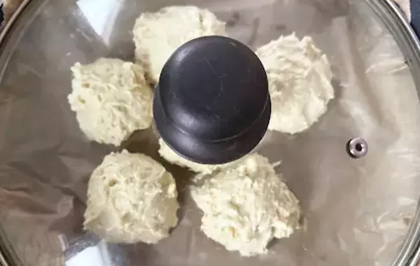 「材料これだけ？」「簡単すぎる」　豆腐とホットケーキミックスを混ぜるだけの、ふわふわパン