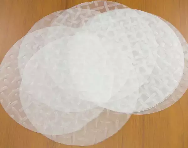 普通の『目玉焼き』が大変身！　ライスペーパーの活用テクに「これ最高」「明日作る」【アレンジレシピ4選】