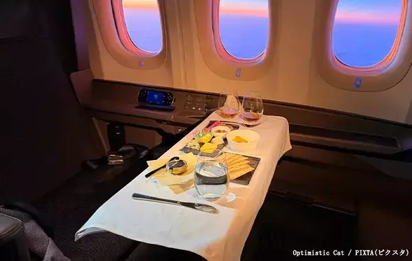 ファーストクラスの機内食ってどんなメニュー？ 　エコノミーとの違いとは