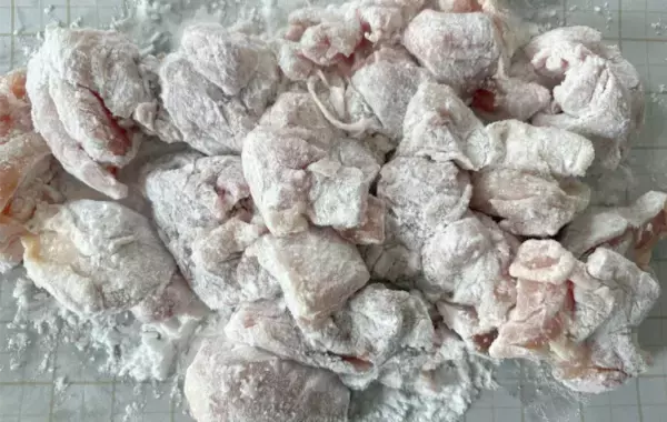 から揚げを見た息子「なんかかかってる…」　冷蔵庫の調味料を混ぜるだけで、ご飯が止まらない