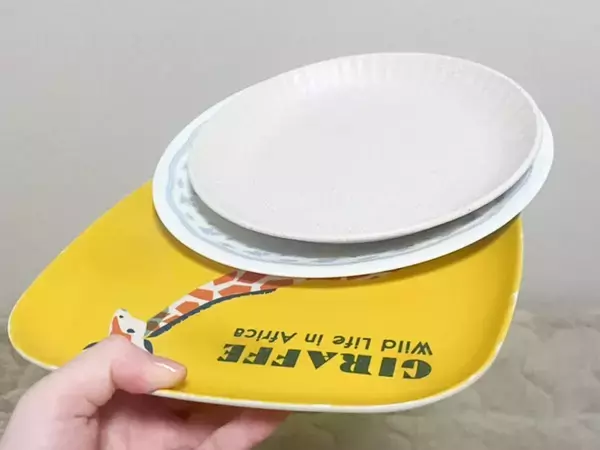 お皿は『大・中・小』で重ねると崩れる？　10秒揺らして分かった安全な積み順
