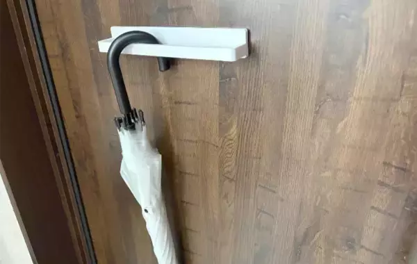 100均の『タオルバー』が使える！　意外な活用法を試してみた【3選】