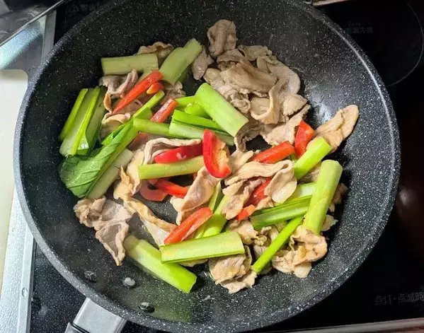 豚こま肉をお湯にくぐらせると？　まさかの裏技に「もっと早く知りたかった」「絶対やる」