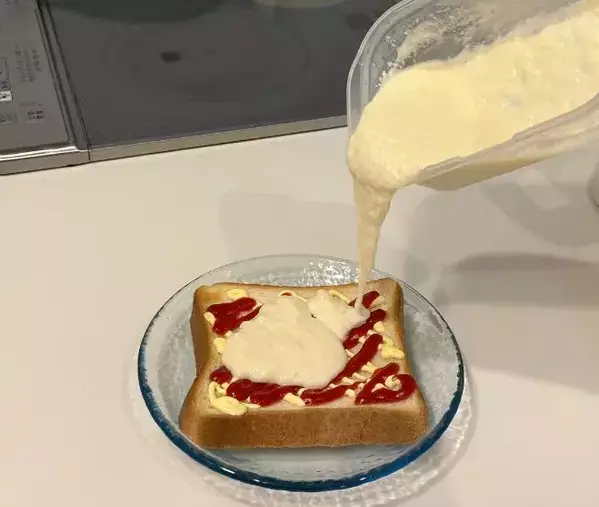 チーズと豆腐を混ぜてチンするだけ！　口当たりに「大満足」「いくらでもいける」