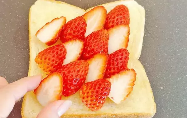 食べた子供が「明日も作って！」と大興奮！　トーストにバターを塗って…