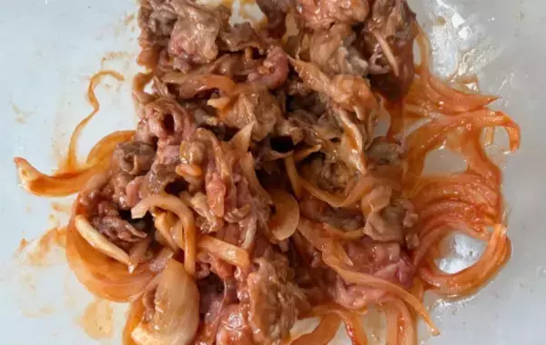 豚肉とタマネギをレンチンするだけ！　できたおかずに、子供が「これ大好き！」と大喜び