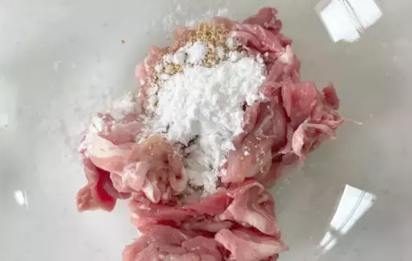 豚肉とタマネギをレンチンするだけ！　できたおかずに、子供が「これ大好き！」と大喜び