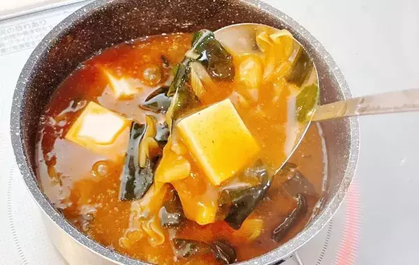 見た目は味噌汁のカレー？　ご飯にかけたら「家族のおかわりコールが止まらない」