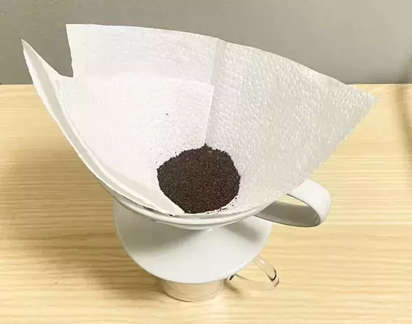 コーヒーフィルターを切らしても大丈夫　家にある『キッチンタオル』を折って広げれば代用できる？