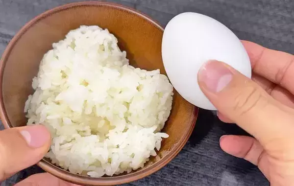 全卵混ぜないで！　いつもと違う卵かけご飯に「明日も食べたい」