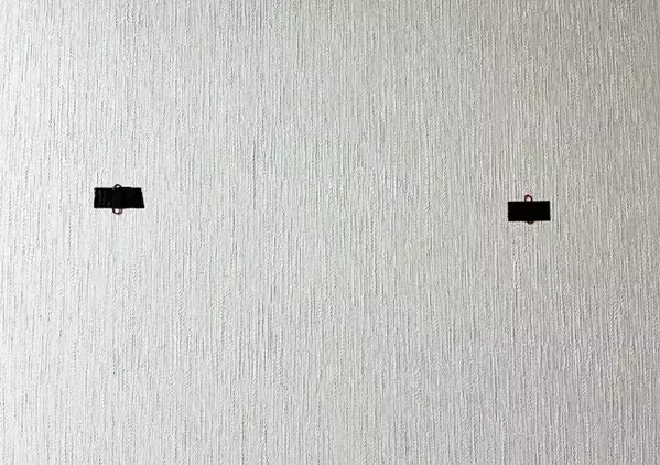 マスキングテープに『クリップ』をくっつけると？　壁を傷つけずカレンダーを飾る方法がこちら