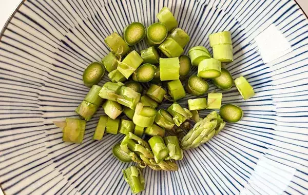 お花見弁当はこれで決まり！　旬のアスパラが映える『彩りごちそうご飯』