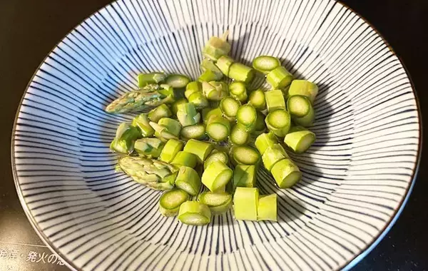 お花見弁当はこれで決まり！　旬のアスパラが映える『彩りごちそうご飯』