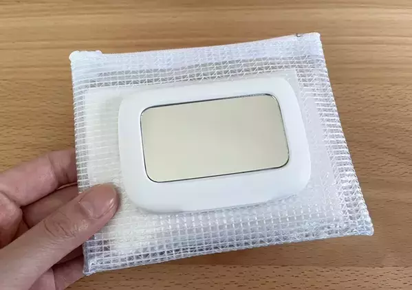 ウエットシートの蓋をネットケースに貼り付けると…　万能ケースが10分で完成！