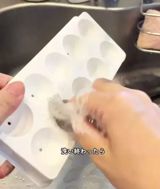 毎日ポイッと捨てるだけ！　ニトリの299円アイテムに「衛生的でめっちゃ楽」「習慣にする」