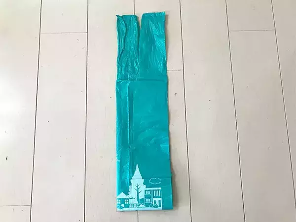 レジ袋をきれいに収納したいならやって！　話題の『四角形折り』【手順】