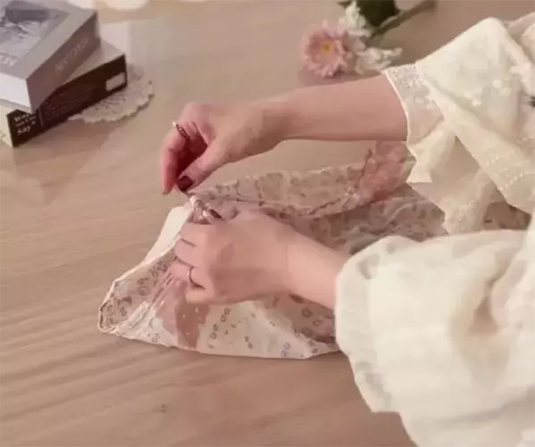 ハンカチを活用して春の外出を華やかに！　結ぶだけのエコバッグ、ポーチ、ボトルカバーの作り方