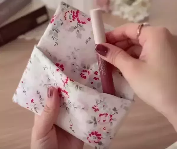 ハンカチを活用して春の外出を華やかに！　結ぶだけのエコバッグ、ポーチ、ボトルカバーの作り方