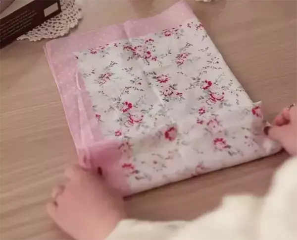 ハンカチを活用して春の外出を華やかに！　結ぶだけのエコバッグ、ポーチ、ボトルカバーの作り方