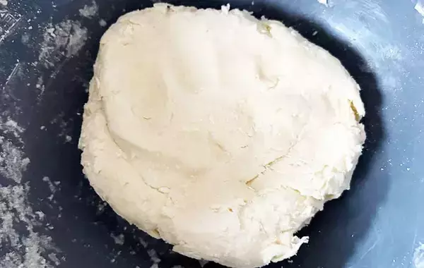 ホットケーキミックスに「材料1つ」混ぜるだけ！　驚くほどしっとりなスコーンが完成