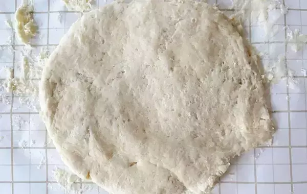 ホットケーキミックスに「材料1つ」混ぜるだけ！　驚くほどしっとりなスコーンが完成