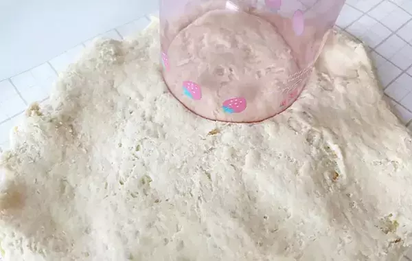 ホットケーキミックスに「材料1つ」混ぜるだけ！　驚くほどしっとりなスコーンが完成