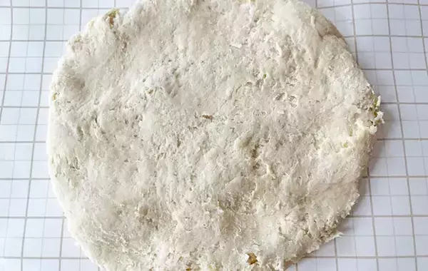 ホットケーキミックスに「材料1つ」混ぜるだけ！　驚くほどしっとりなスコーンが完成