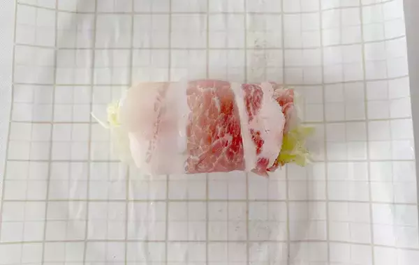 豚バラでくるくる巻いたのは…　できた簡単おかずに「家族分も完食！」「レンチン5分」