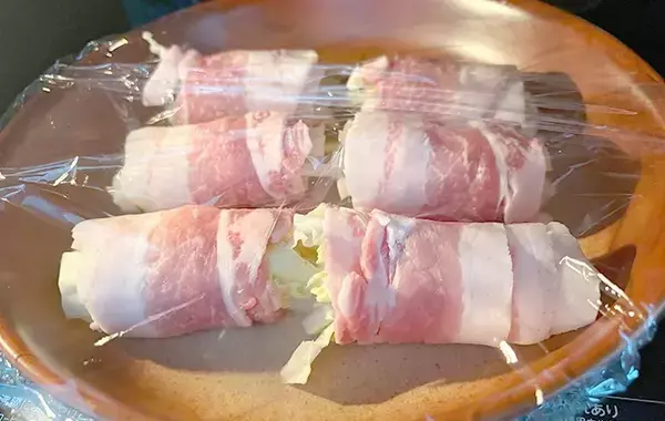 豚バラでくるくる巻いたのは…　できた簡単おかずに「家族分も完食！」「レンチン5分」
