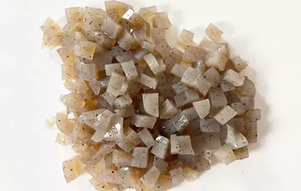 豚そぼろに「1袋」入れてみて！　お財布に優しい「節約レシピ」【調理15分】