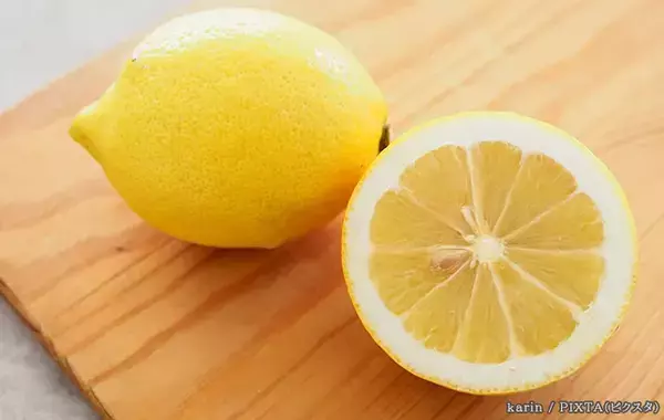 洗っても臭いまな板のニオイ、レモンで消える？　知っておくと便利な消臭テクニック