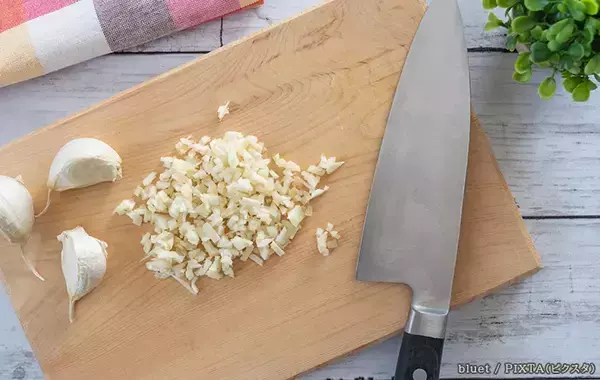 洗っても臭いまな板のニオイ、レモンで消える？　知っておくと便利な消臭テクニック